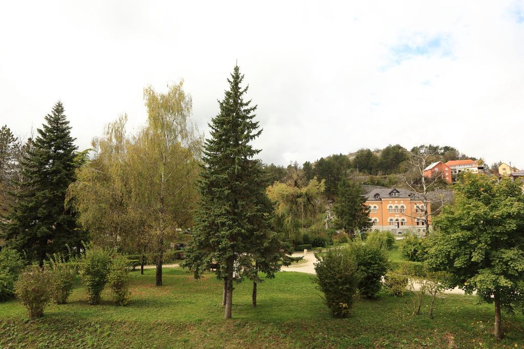 Apartments Bokan Cetinje Exteriör bild
