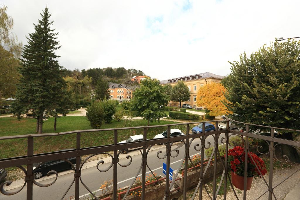 Apartments Bokan Cetinje Exteriör bild