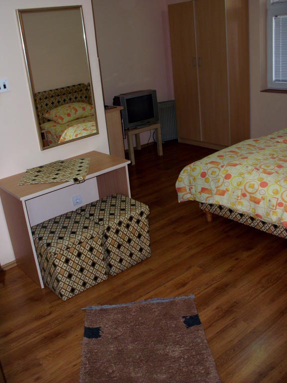 Apartments Bokan Cetinje Exteriör bild